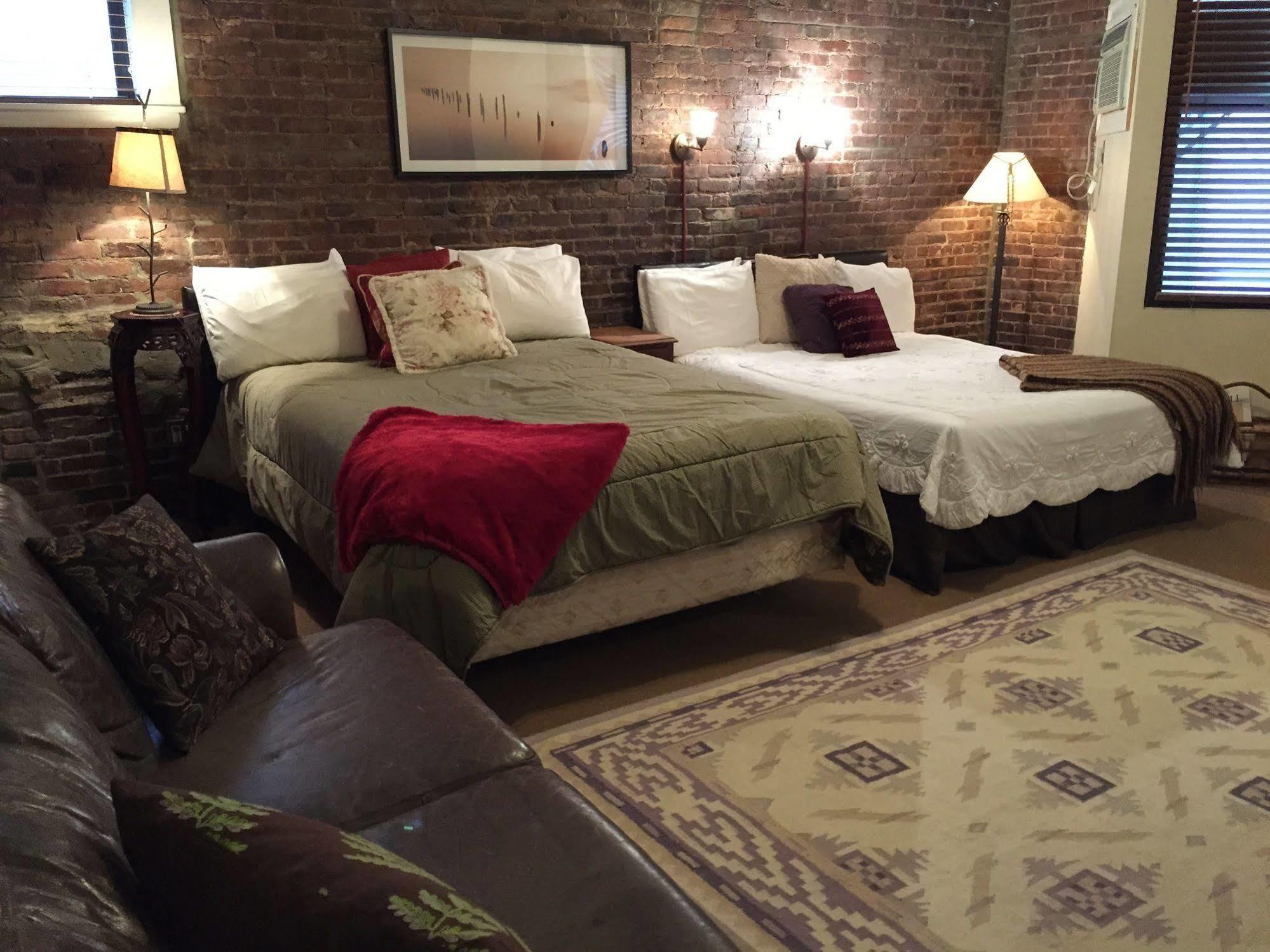 The Townhouse Inn Of Chelsea นิวยอร์ก ภายนอก รูปภาพ